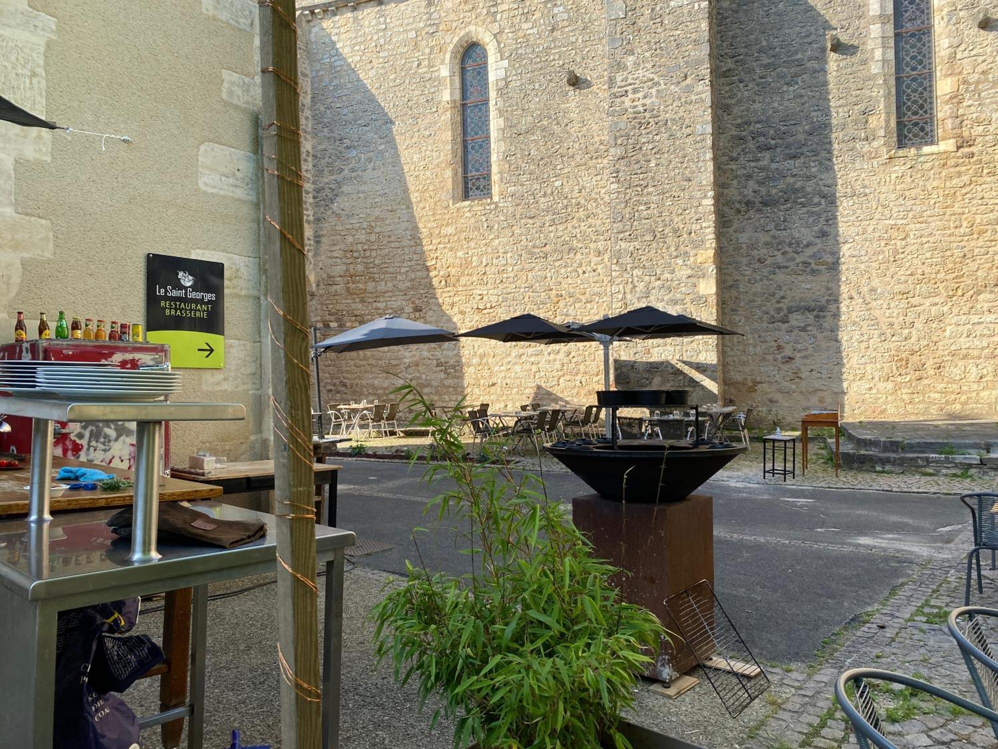Logis Hotel Le Saint Georges Vivonne Zewnętrze zdjęcie