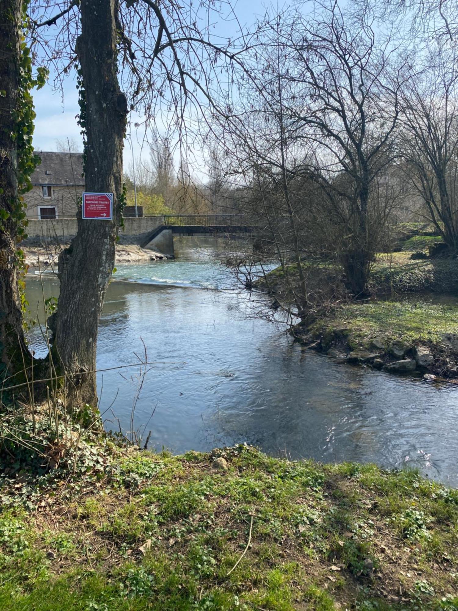 Logis Hotel Le Saint Georges Vivonne Zewnętrze zdjęcie