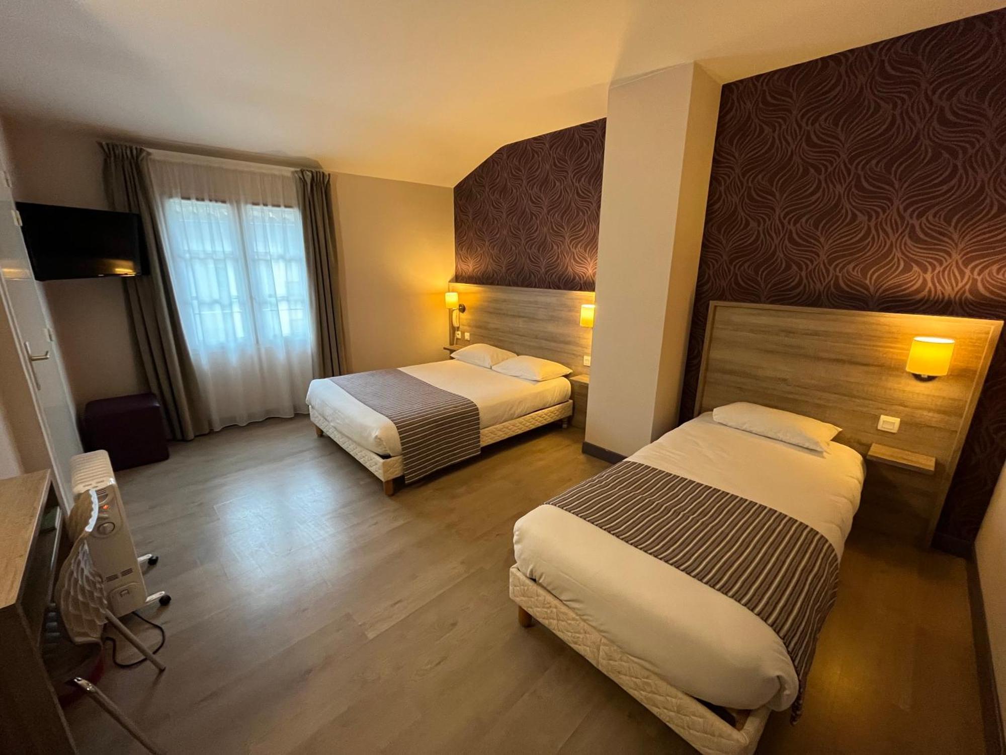Logis Hotel Le Saint Georges Vivonne Zewnętrze zdjęcie