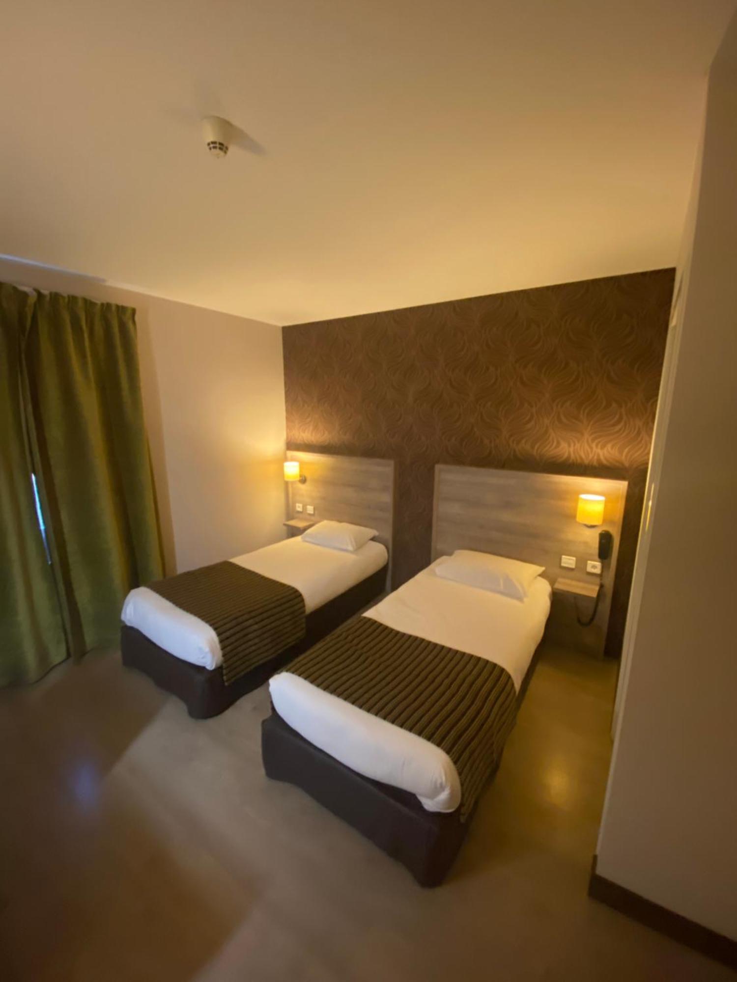 Logis Hotel Le Saint Georges Vivonne Zewnętrze zdjęcie