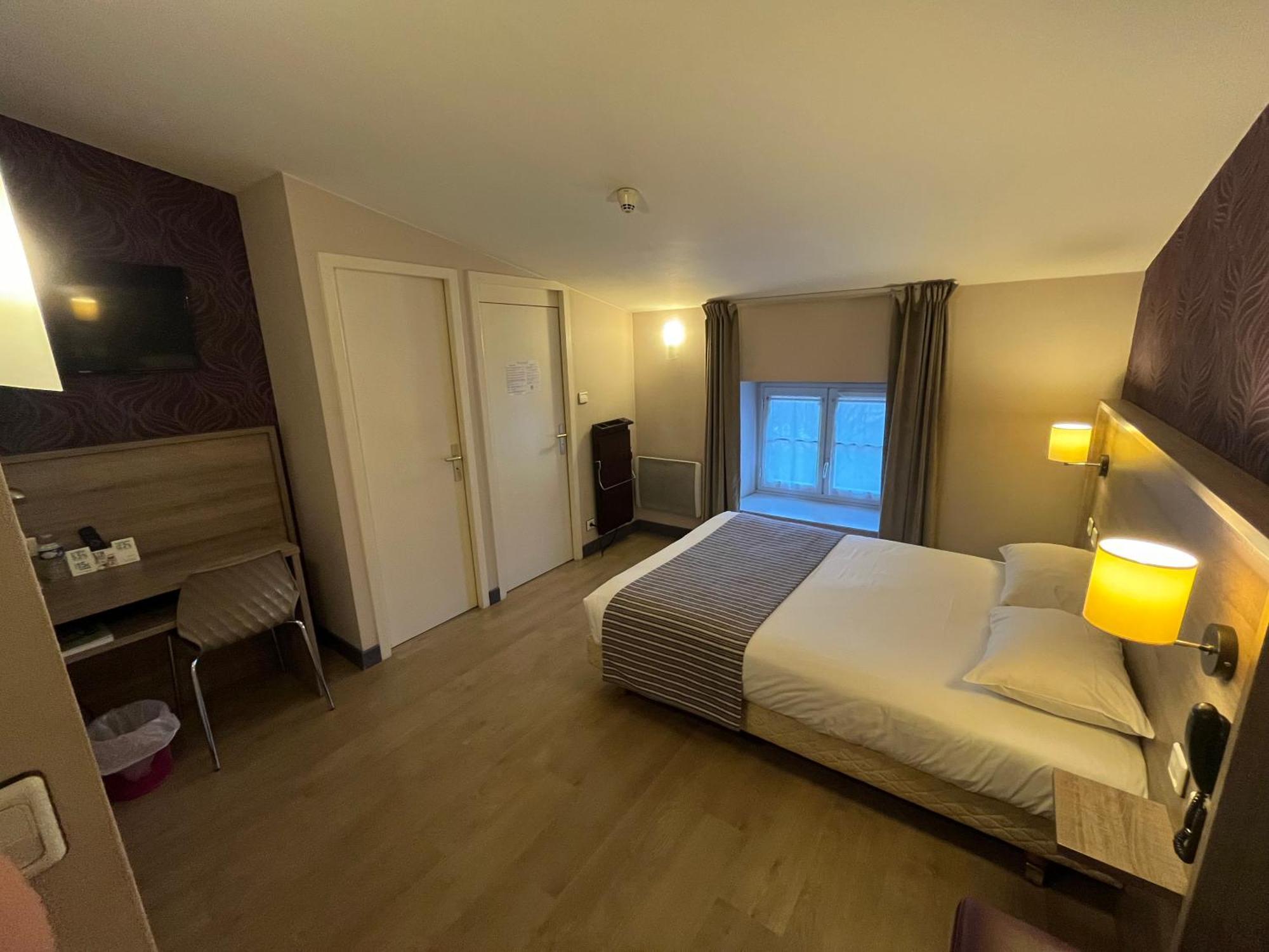 Logis Hotel Le Saint Georges Vivonne Zewnętrze zdjęcie
