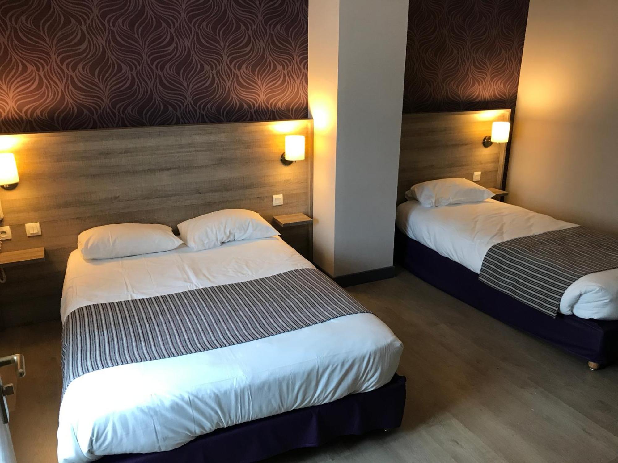 Logis Hotel Le Saint Georges Vivonne Zewnętrze zdjęcie