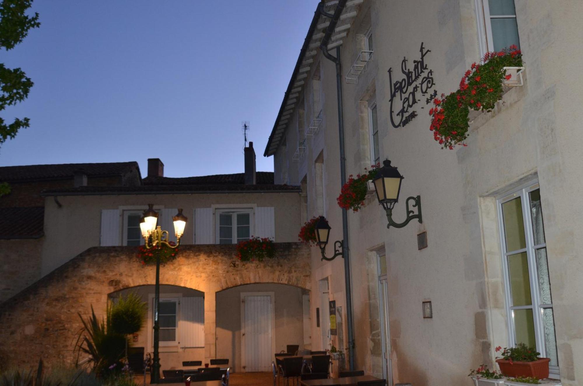 Logis Hotel Le Saint Georges Vivonne Zewnętrze zdjęcie
