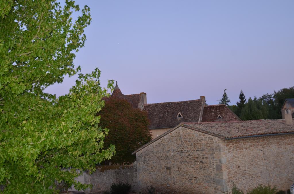 Logis Hotel Le Saint Georges Vivonne Zewnętrze zdjęcie