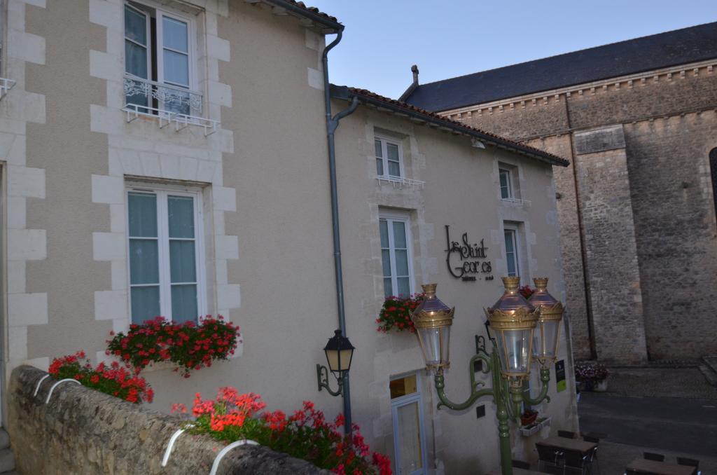 Logis Hotel Le Saint Georges Vivonne Zewnętrze zdjęcie