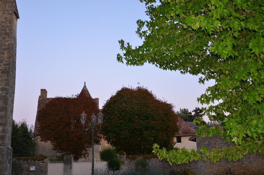 Logis Hotel Le Saint Georges Vivonne Zewnętrze zdjęcie
