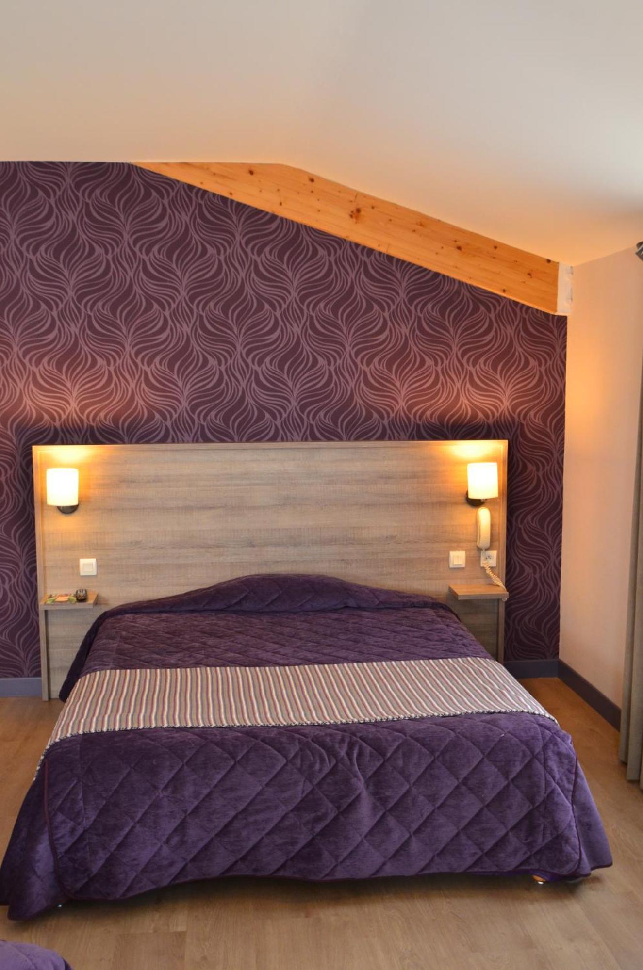 Logis Hotel Le Saint Georges Vivonne Zewnętrze zdjęcie